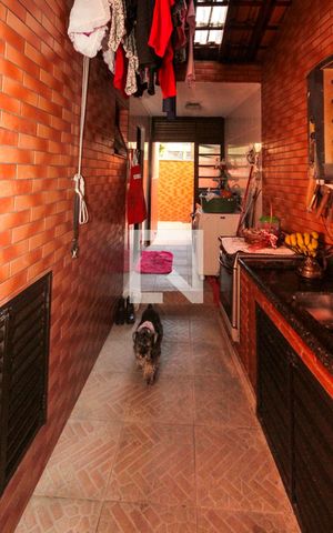 Casa à venda com 220m², 3 quartos e 3 vagas Casa à venda com 220m², 3 quartos e 3 vagasÁrea de Serviço