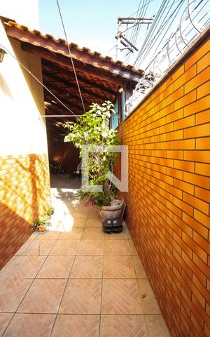 Casa à venda com 220m², 3 quartos e 3 vagas Casa à venda com 220m², 3 quartos e 3 vagasQuintal