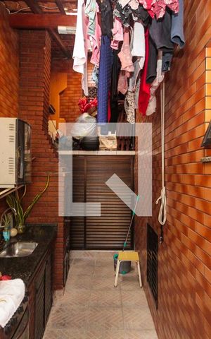 Casa à venda com 220m², 3 quartos e 3 vagas Casa à venda com 220m², 3 quartos e 3 vagasÁrea de Serviço