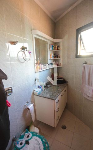 Casa à venda com 220m², 3 quartos e 3 vagas Casa à venda com 220m², 3 quartos e 3 vagasBanheiro da Suíte