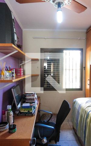 Casa à venda com 220m², 3 quartos e 3 vagas Casa à venda com 220m², 3 quartos e 3 vagasQuarto 02