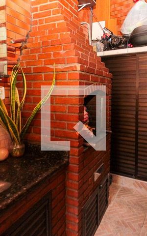Casa à venda com 220m², 3 quartos e 3 vagas Casa à venda com 220m², 3 quartos e 3 vagasÁrea de Serviço