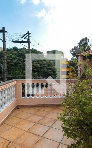 Casa à venda com 220m², 3 quartos e 3 vagas Casa à venda com 220m², 3 quartos e 3 vagasVaranda do Quarto