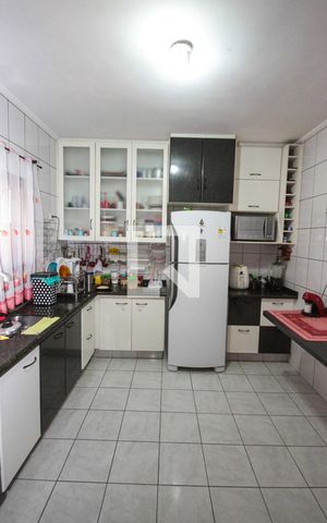 Casa à venda com 220m², 3 quartos e 3 vagas Casa à venda com 220m², 3 quartos e 3 vagasCozinha