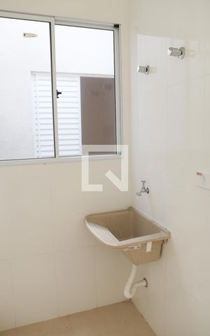 Casa de condomínio à venda com 50m², 2 quartos e 1 vaga Casa de condomínio à venda com 50m², 2 quartos e 1 vagaÁrea de Serviço