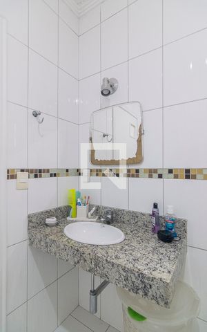 Casa de condomínio à venda com 140m², 3 quartos e 2 vagas Casa de condomínio à venda com 140m², 3 quartos e 2 vagasBanheiro