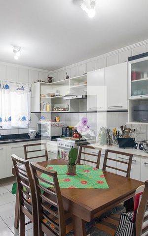 Casa de condomínio à venda com 140m², 3 quartos e 2 vagas Casa de condomínio à venda com 140m², 3 quartos e 2 vagasCozinha