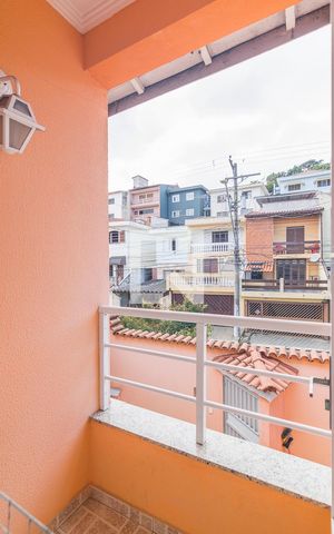Casa de condomínio à venda com 140m², 3 quartos e 2 vagas Casa de condomínio à venda com 140m², 3 quartos e 2 vagasVaranda da Suite