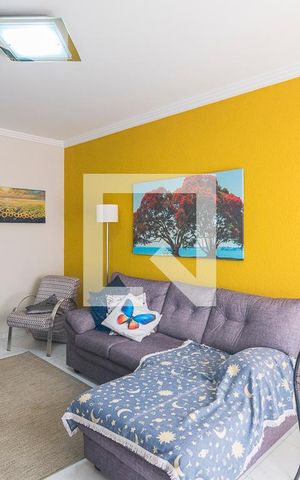 Casa de condomínio à venda com 140m², 3 quartos e 2 vagas Casa de condomínio à venda com 140m², 3 quartos e 2 vagasSala