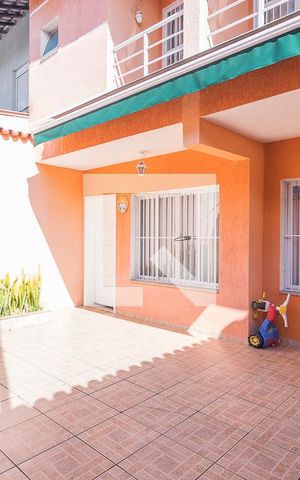 Casa de condomínio à venda com 140m², 3 quartos e 2 vagas Casa de condomínio à venda com 140m², 3 quartos e 2 vagasQuintal