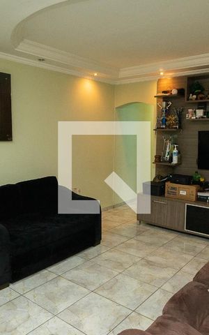 Casa à venda com 125m², 4 quartos e 2 vagas Casa à venda com 125m², 4 quartos e 2 vagasSala
