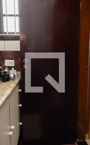 Casa à venda com 125m², 4 quartos e 2 vagas Casa à venda com 125m², 4 quartos e 2 vagasBanheiro - Suíte