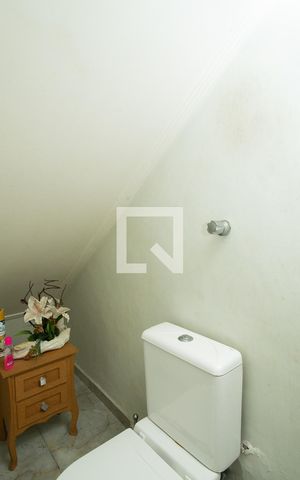 Casa à venda com 125m², 4 quartos e 2 vagas Casa à venda com 125m², 4 quartos e 2 vagasLavabo