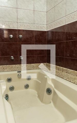 Casa à venda com 125m², 4 quartos e 2 vagas Casa à venda com 125m², 4 quartos e 2 vagasBanheiro - Suíte