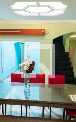 Casa à venda com 125m², 4 quartos e 2 vagas Casa à venda com 125m², 4 quartos e 2 vagasSala de Jantar