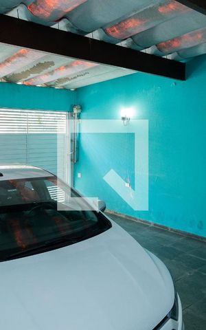 Casa à venda com 125m², 4 quartos e 2 vagas Casa à venda com 125m², 4 quartos e 2 vagasGaragem