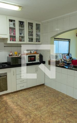 Casa à venda com 125m², 4 quartos e 2 vagas Casa à venda com 125m², 4 quartos e 2 vagasCozinha