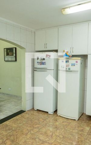 Casa à venda com 125m², 4 quartos e 2 vagas Casa à venda com 125m², 4 quartos e 2 vagasCozinha