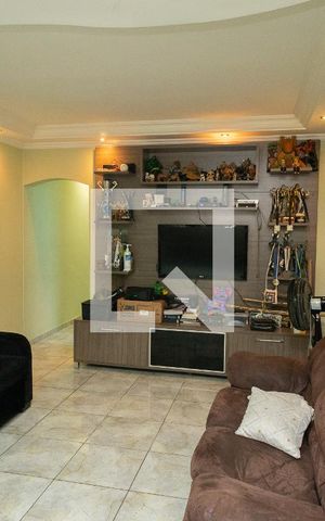 Casa à venda com 125m², 4 quartos e 2 vagas Casa à venda com 125m², 4 quartos e 2 vagasSala