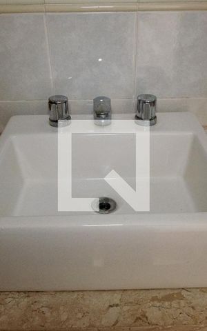 Apartamento à venda com 217m², 3 quartos e 3 vagas Apartamento à venda com 217m², 3 quartos e 3 vagasBanheiro Social