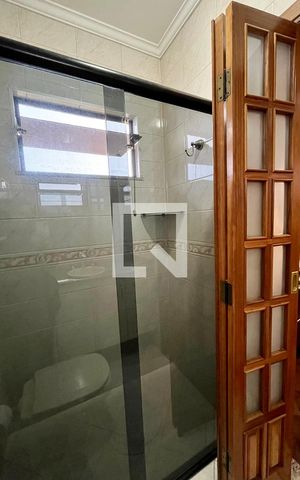 Casa à venda com 380m², 3 quartos e 3 vagas Casa à venda com 380m², 3 quartos e 3 vagasBanheiro da Suíte 2