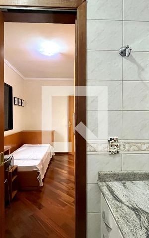 Casa à venda com 380m², 3 quartos e 3 vagas Casa à venda com 380m², 3 quartos e 3 vagasBanheiro da Suíte 2