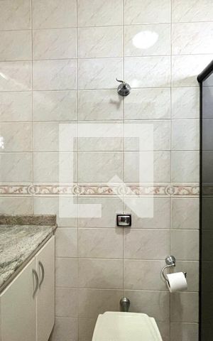 Casa à venda com 380m², 3 quartos e 3 vagas Casa à venda com 380m², 3 quartos e 3 vagasBanheiro da Suíte 2
