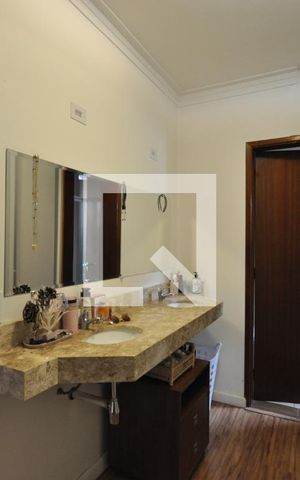 Casa para alugar com 250m², 3 quartos e 3 vagasCloset da suíte 1