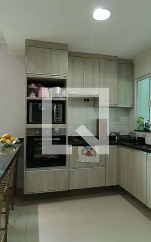 Casa à venda com 140m², 4 quartos e 2 vagasCozinha 2