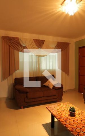 Casa à venda com 140m², 4 quartos e 2 vagasSala 1