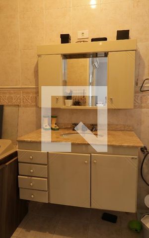 Casa à venda com 140m², 4 quartos e 2 vagasBanheiro da Suíte