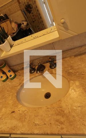 Casa à venda com 140m², 4 quartos e 2 vagasBanheiro da Suíte