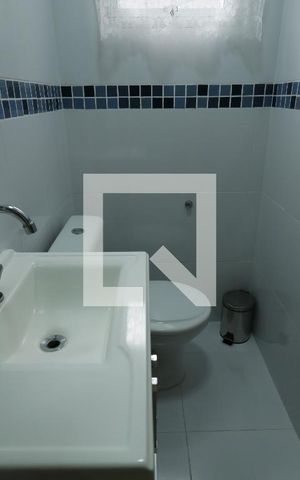 Casa à venda com 140m², 4 quartos e 2 vagasBanheiro 1
