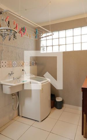 Casa à venda com 140m², 4 quartos e 2 vagasÁrea de Serviço