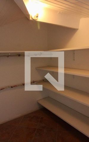Casa de condomínio à venda com 220m², 4 quartos e 1 vaga Casa de condomínio à venda com 220m², 4 quartos e 1 vagaSuite 2
