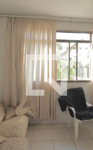 Casa à venda com 200m², 4 quartos e 2 vagasSala 1