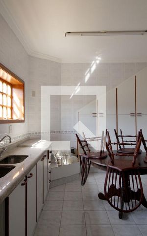 Casa para alugar com 900m², 4 quartos e 3 vagasCozinha