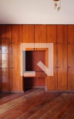 Casa para alugar com 900m², 4 quartos e 3 vagasSuíte 2