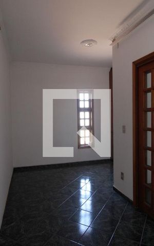 Casa para alugar com 900m², 4 quartos e 3 vagasEscritório