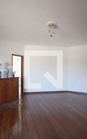 Casa para alugar com 900m², 4 quartos e 3 vagasSuíte Master