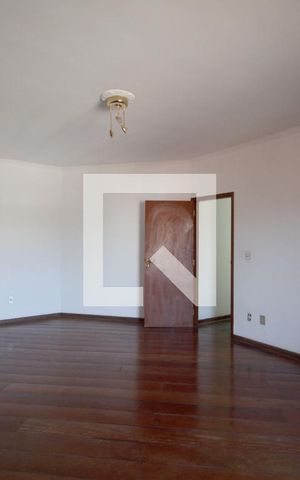 Casa para alugar com 900m², 4 quartos e 3 vagasSuíte Master