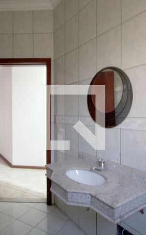 Casa para alugar com 900m², 4 quartos e 3 vagasBanheiro Social 2