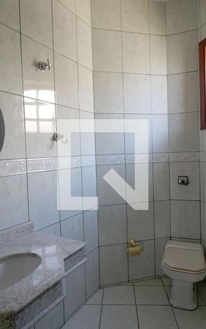 Casa para alugar com 900m², 4 quartos e 3 vagasBanheiro Social 2