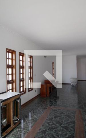 Casa para alugar com 900m², 4 quartos e 3 vagasSala