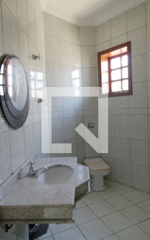 Casa para alugar com 900m², 4 quartos e 3 vagasBanheiro Social 2