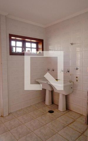 Casa para alugar com 900m², 4 quartos e 3 vagasÁrea de Serviço