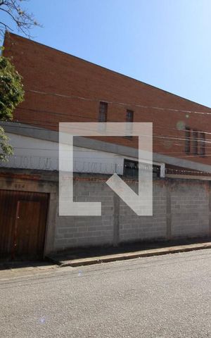 Casa para alugar com 900m², 4 quartos e 3 vagasFachada