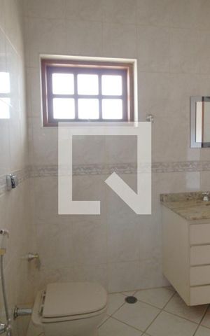 Casa para alugar com 900m², 4 quartos e 3 vagasBanheiro da Suíte 2