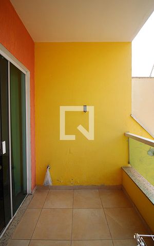 Casa à venda com 230m², 3 quartos e 2 vagasSacada da Sala 