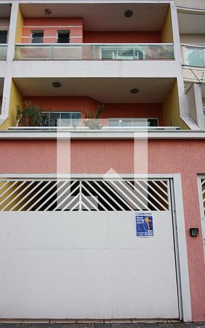 Casa à venda com 230m², 3 quartos e 2 vagasFachada